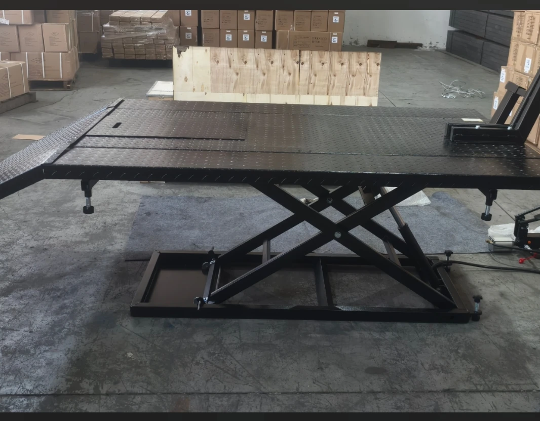 OSATE 1500LBS motorcycle lifter pneumatic  lifting table with CE certificate