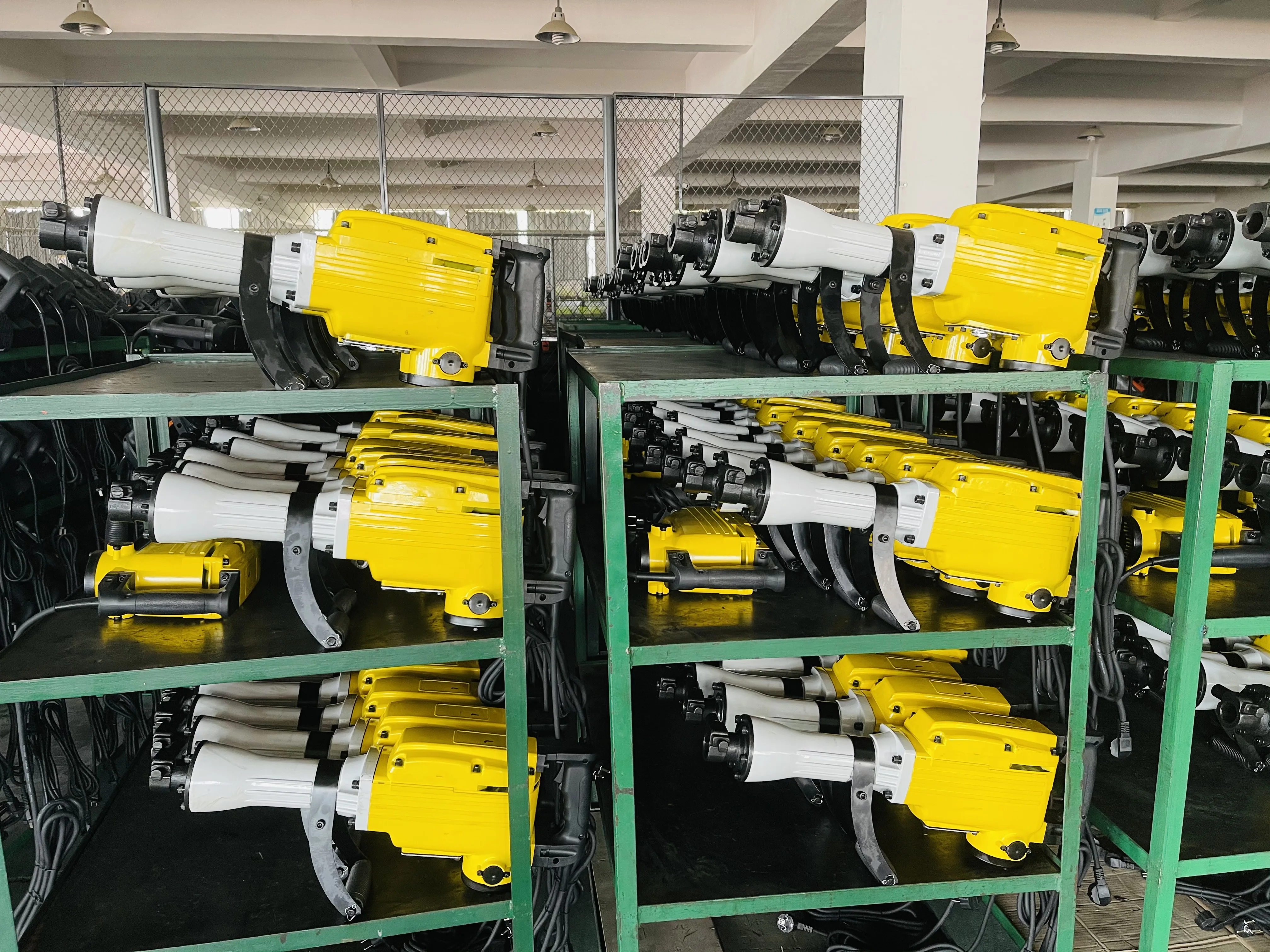 
AOLI Hot sale 65A Hand Electric Demolition Breaker hammer 1500W high quality breaker prices concrete breaker 