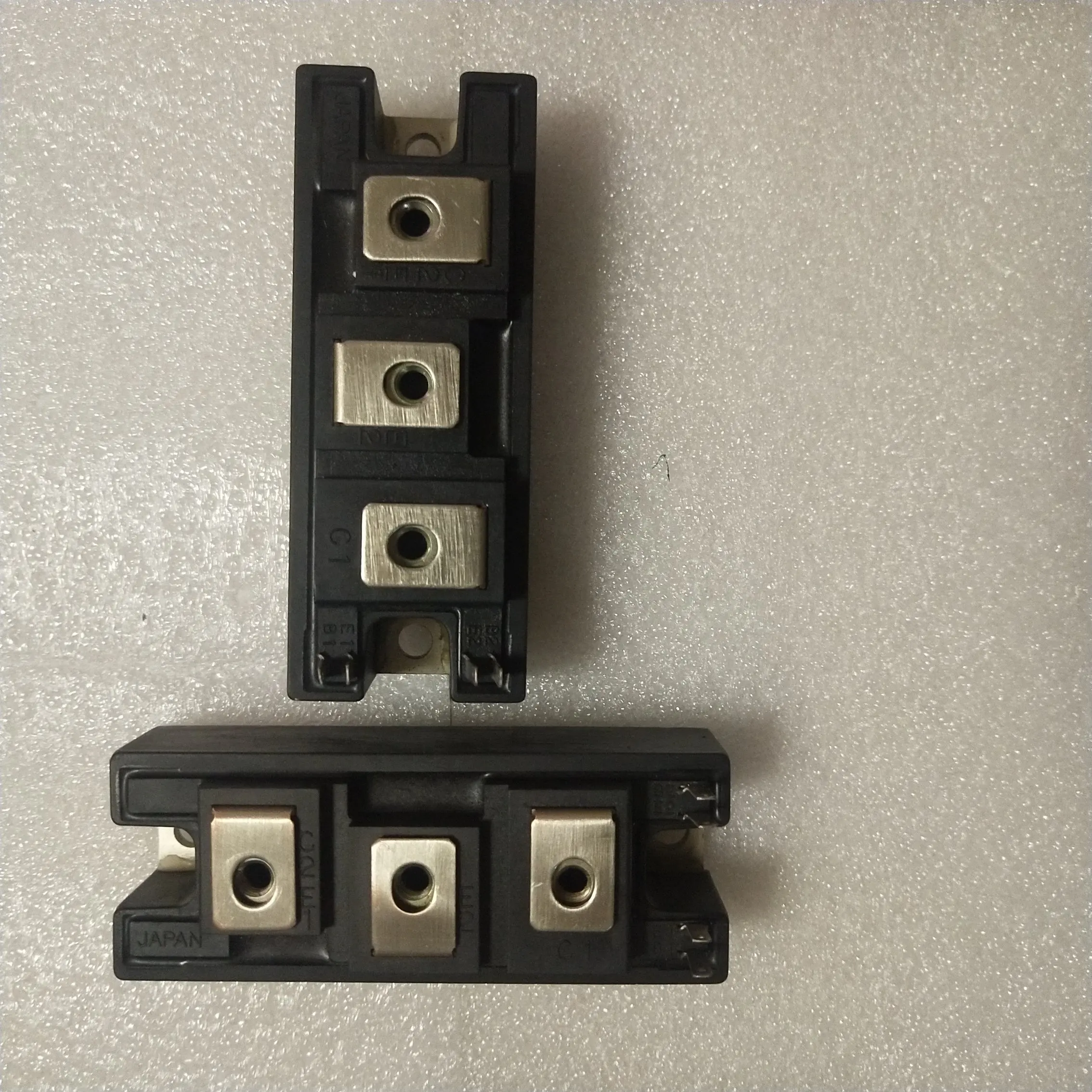 
Оригинальный 100% новый модуль IGBT 7MBR25SA120-60 