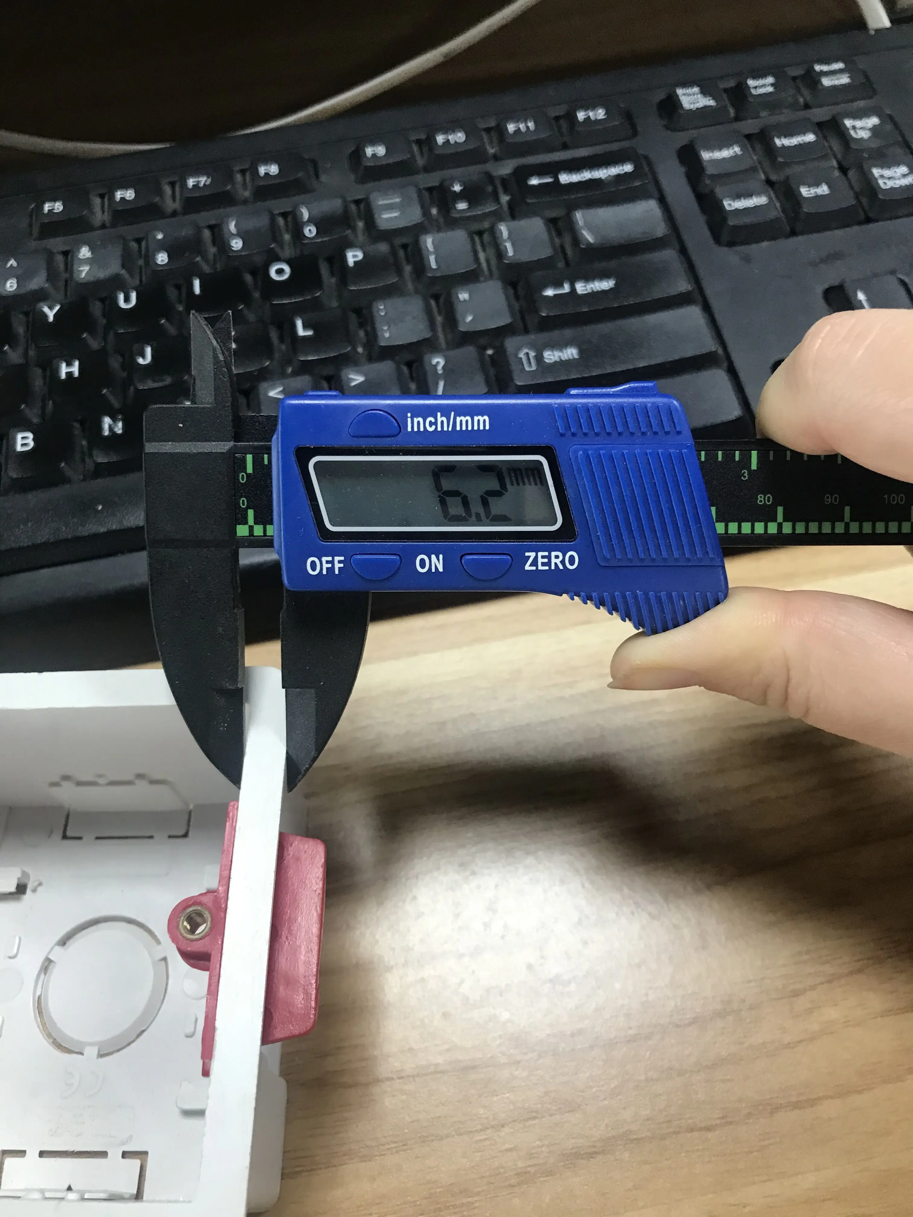 hot sale wooden UK standard high quality plastic  47mm 1 gang round lining box wall switch box lining box