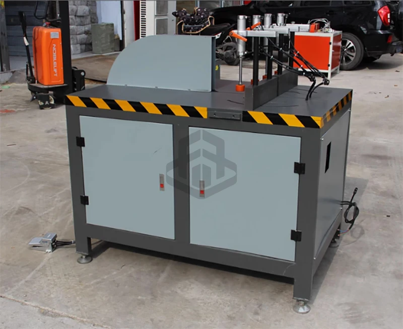 Станок для резки навесных стен большого алюминиевого профиля