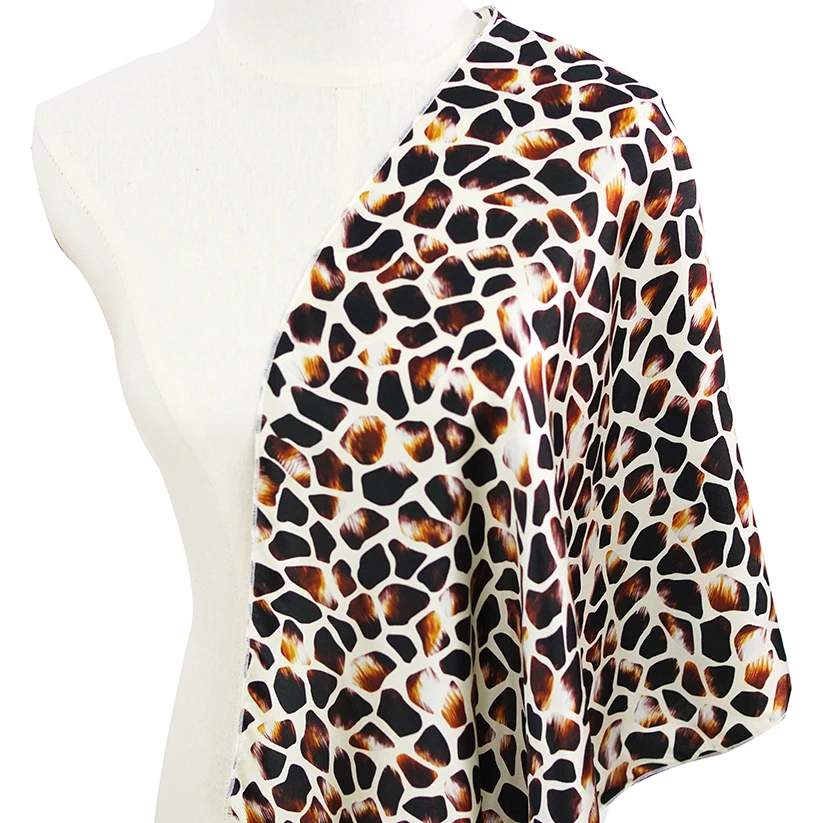 Wholesale Animal Leopard Print NO MOQ 100% Polyester Silk Like Digital Printed Fabrics for Dress