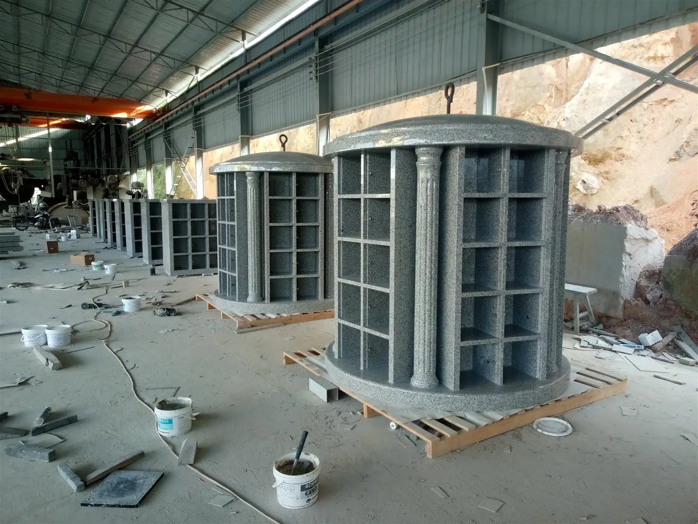 Cheap Customized Design Cemetery Cremation Granite Mausoleum Two Niche Columbarium