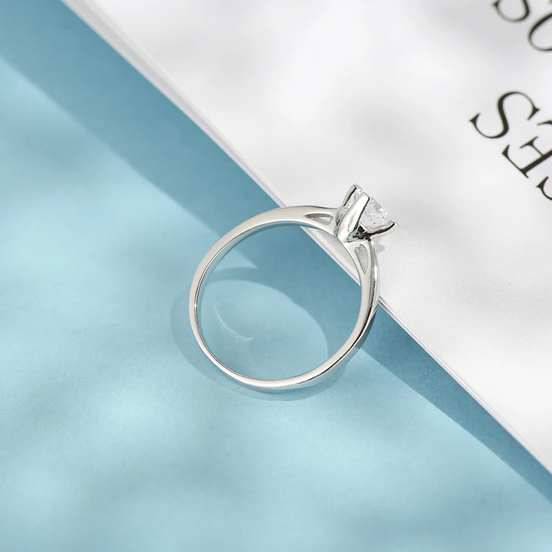 
925 sterling Silver DE Color 0.5CT Moissanite Ring 