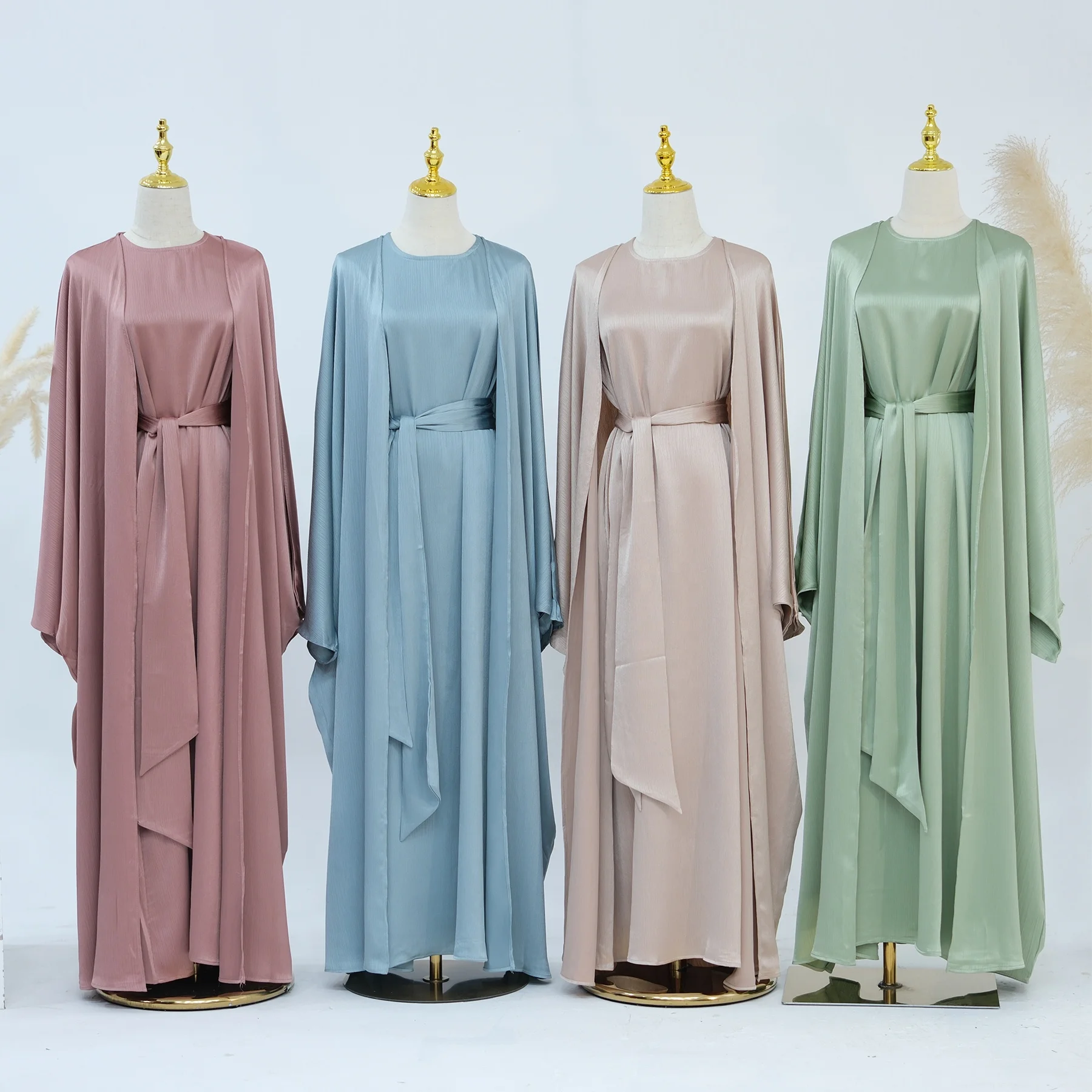 OEM ODM Loriya Abaya 2024 High Quality Luxury 2PCS Abaya Set Shimmer Maxi Dress Satin Inner Slip Dress Wider Belt And Open Abaya