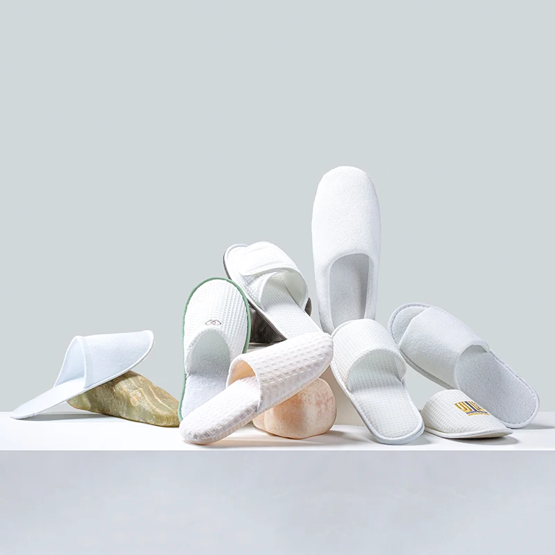 Guangzhou Factory Custom Logo Unisex Hotel Amenities Disposable Slippers