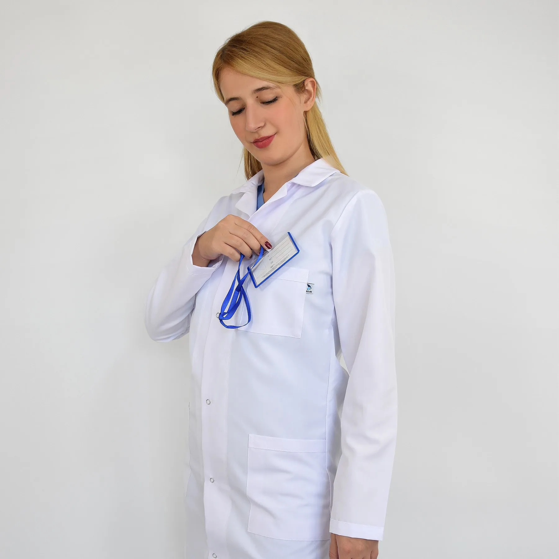 Apron Hospital Uniforms Classic Collar White Surgical Gown Nurse Doctor Apron Comfy Breathable Surgical White Lab Coat