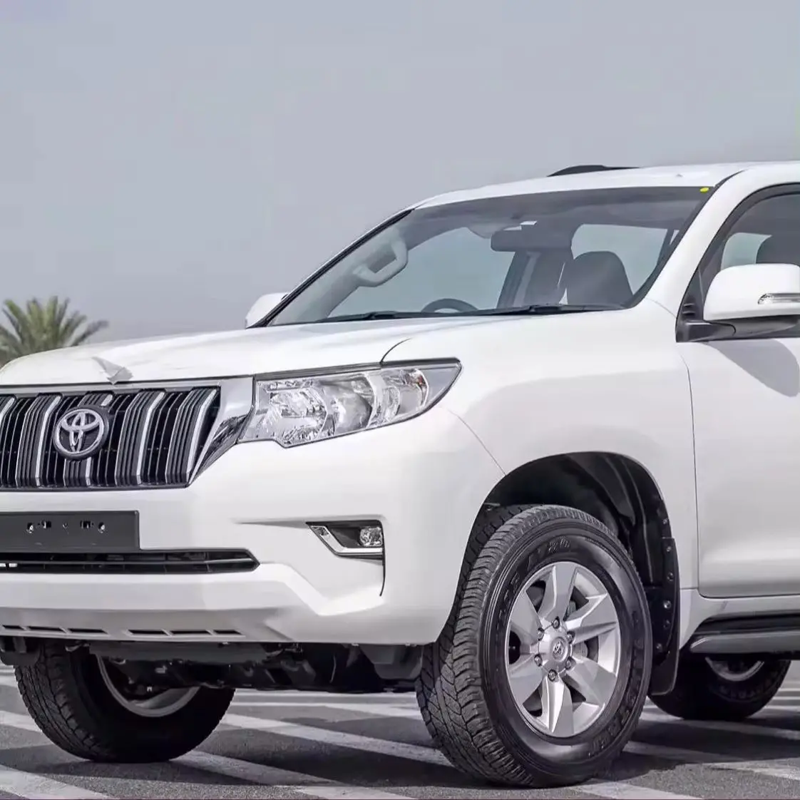 Горячее заряженное подержанное 2019-2023 TOYOTA PRADO TXL 2.8D на задней части шины 2024 автомобиля RHD/LHD готового к доставке до двери