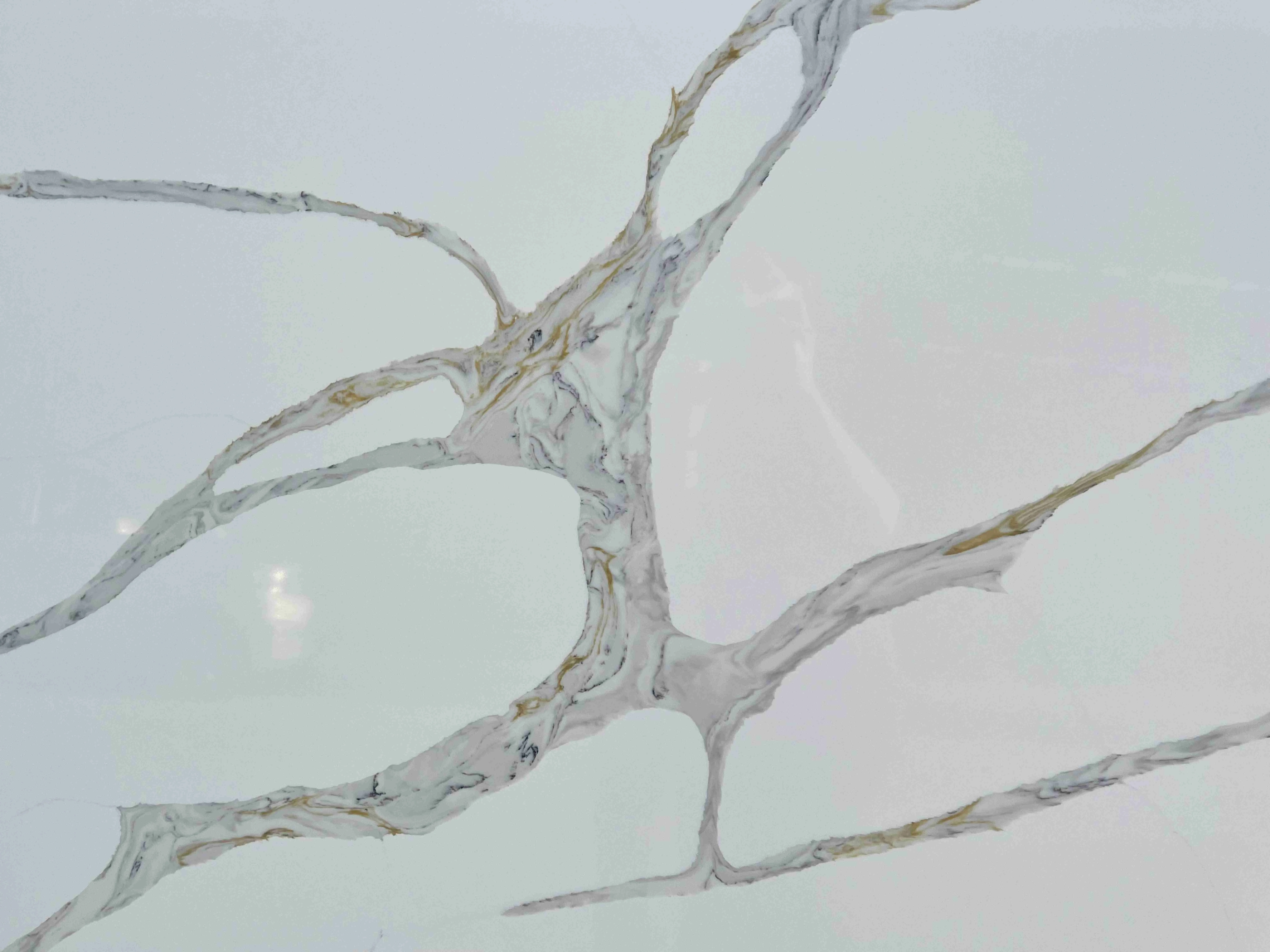 2023 New Golden Vein Artificial Quartz Stone Slabs Calacatta White Quartz Stone Wall Graphic Finish Technical Artificial Stone