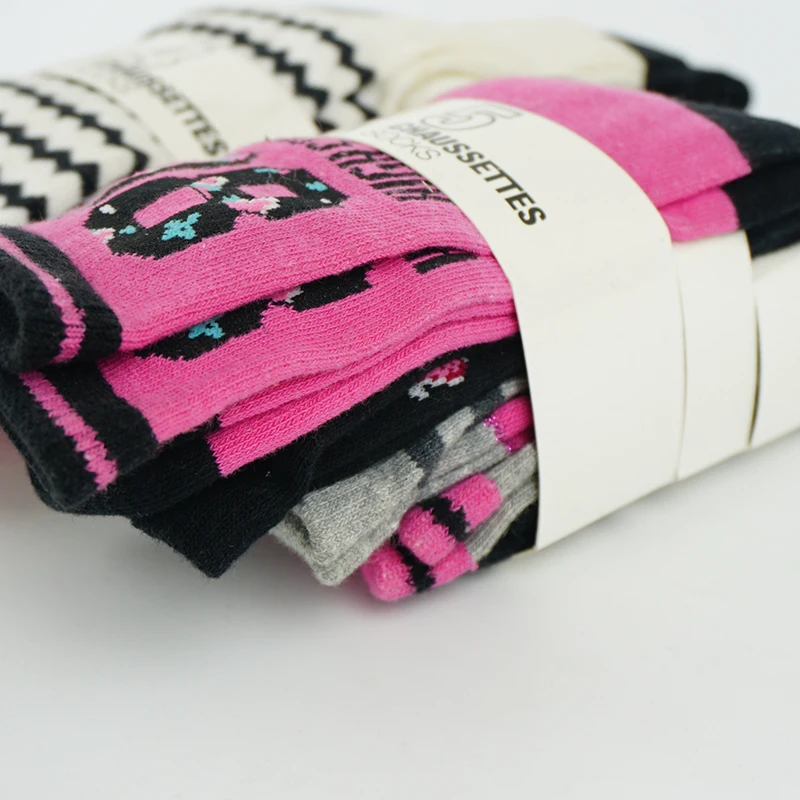 Colorful Stripe Cute Jacquard Women Crew Cotton Four or Five Pairs of Socks