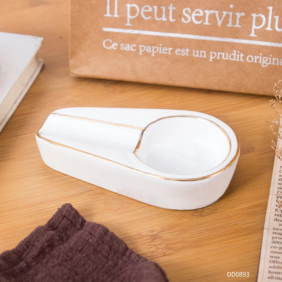 Wholesale custom logo handmade cigarette ashtray colorful modern portable ceramic cigar ashtray luxury