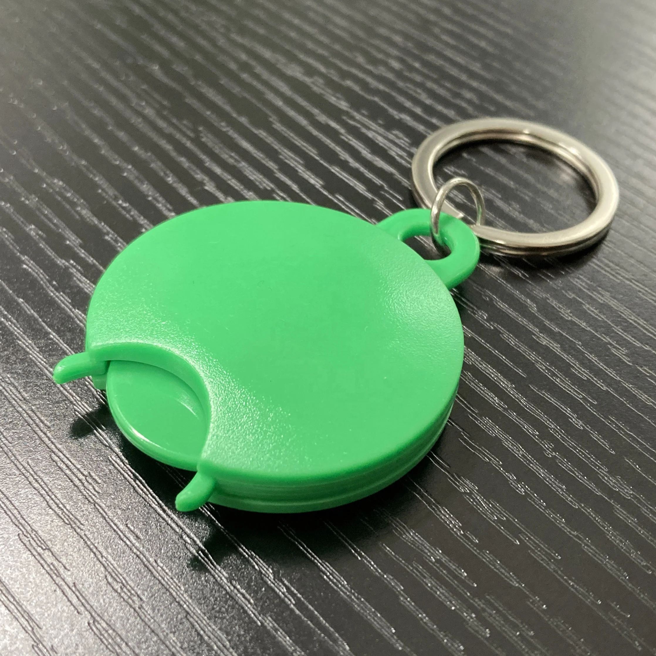 Coin Holder Plastic Keychain with Split Ring, Brand Souvenir for Exhibition, Cheap Key Chain