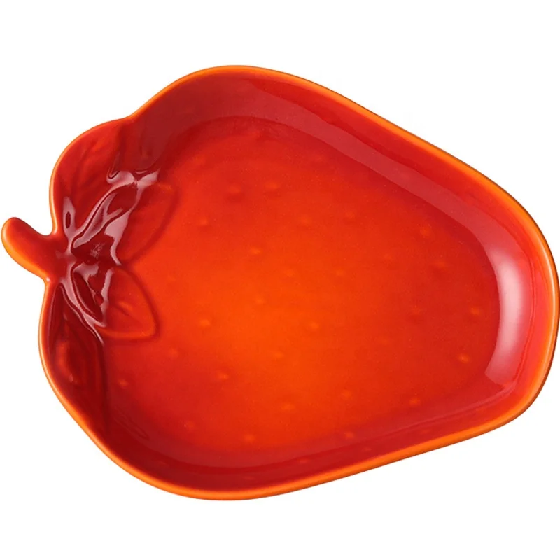 Cute Creative Color Glaze Ceramic Baking Tray Large Porcelain Tableware Fruit Cake Plate For Daily Use With Strawberry Shape
