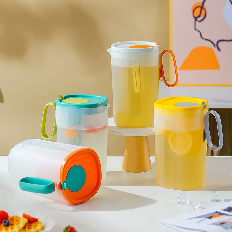 Hot sale large capacity 2200ml PP cold water pitcher fruit tea strainer measuring scale plastic jug with infuser and filter lid