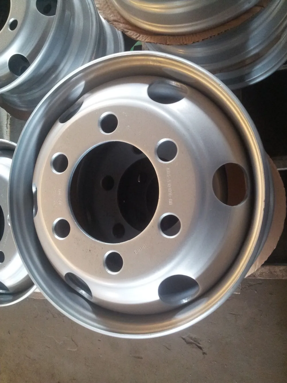Hot selling 22.5 Inch Tubeless Steel Truck Wheel Rims for Heavy Trucks
