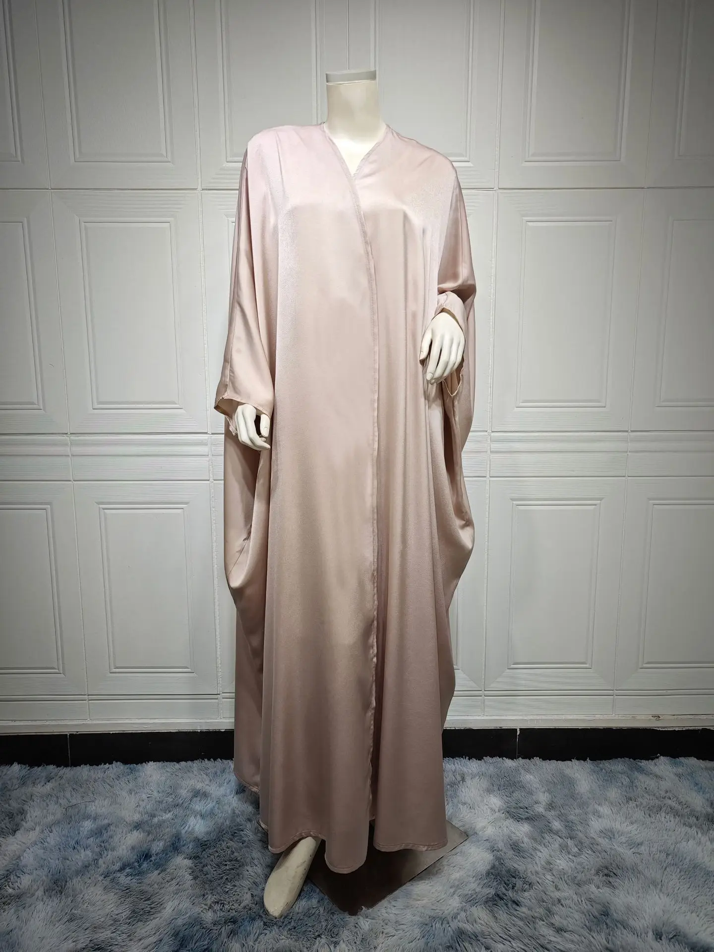 Wholesale Dubai Abaya 2024 Turkish EID Modest Islamic Clothing Elegant Bat Sleeves Satin Open Abaya Women Muslim Dress Kaftan maxi dress ladies muslim