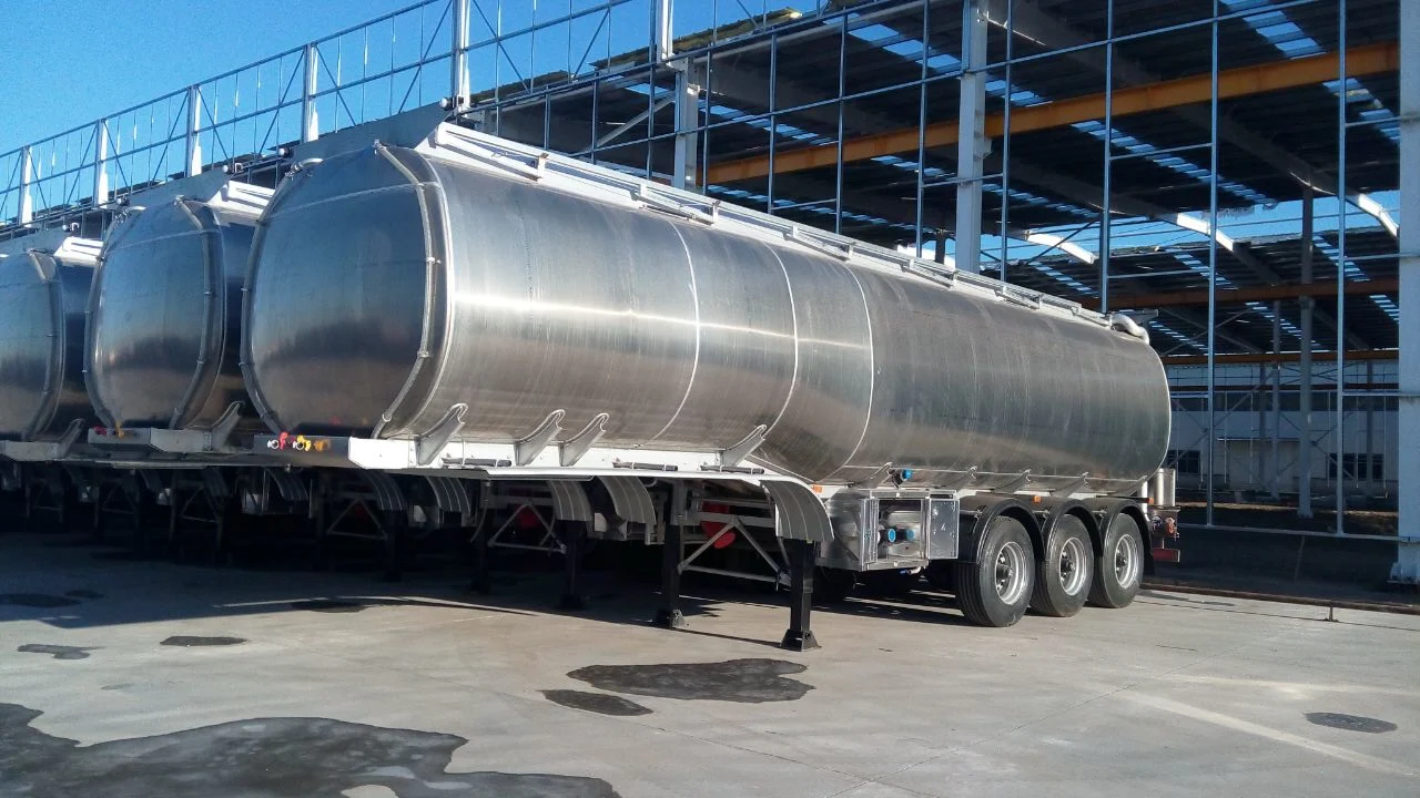 Vehicle Master Heavy Duty Brand New3 Axles 42000 Liters Fuel/Oil/Diesel/Gasoline Tank Trailer for Sale