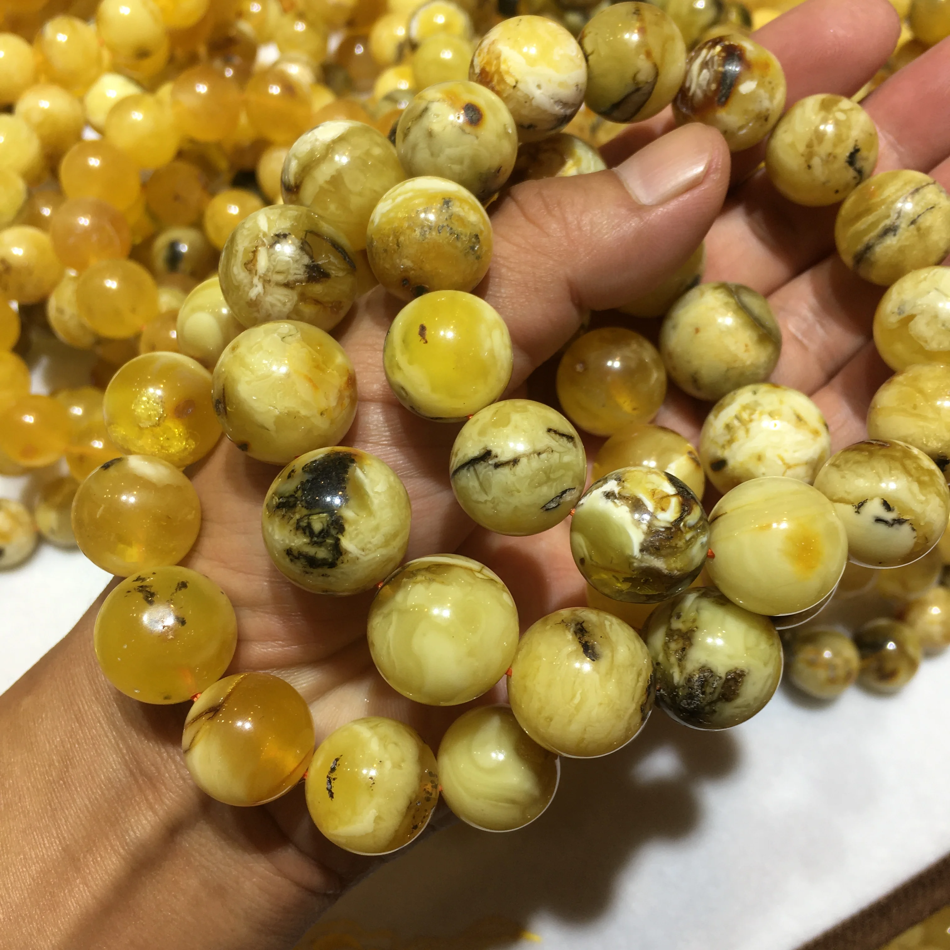 Guaranteed Quality Proper Price Factory Natural White And Yellow Baltic Amber Stone Loose Ball Beads Muslim Prayer Bead