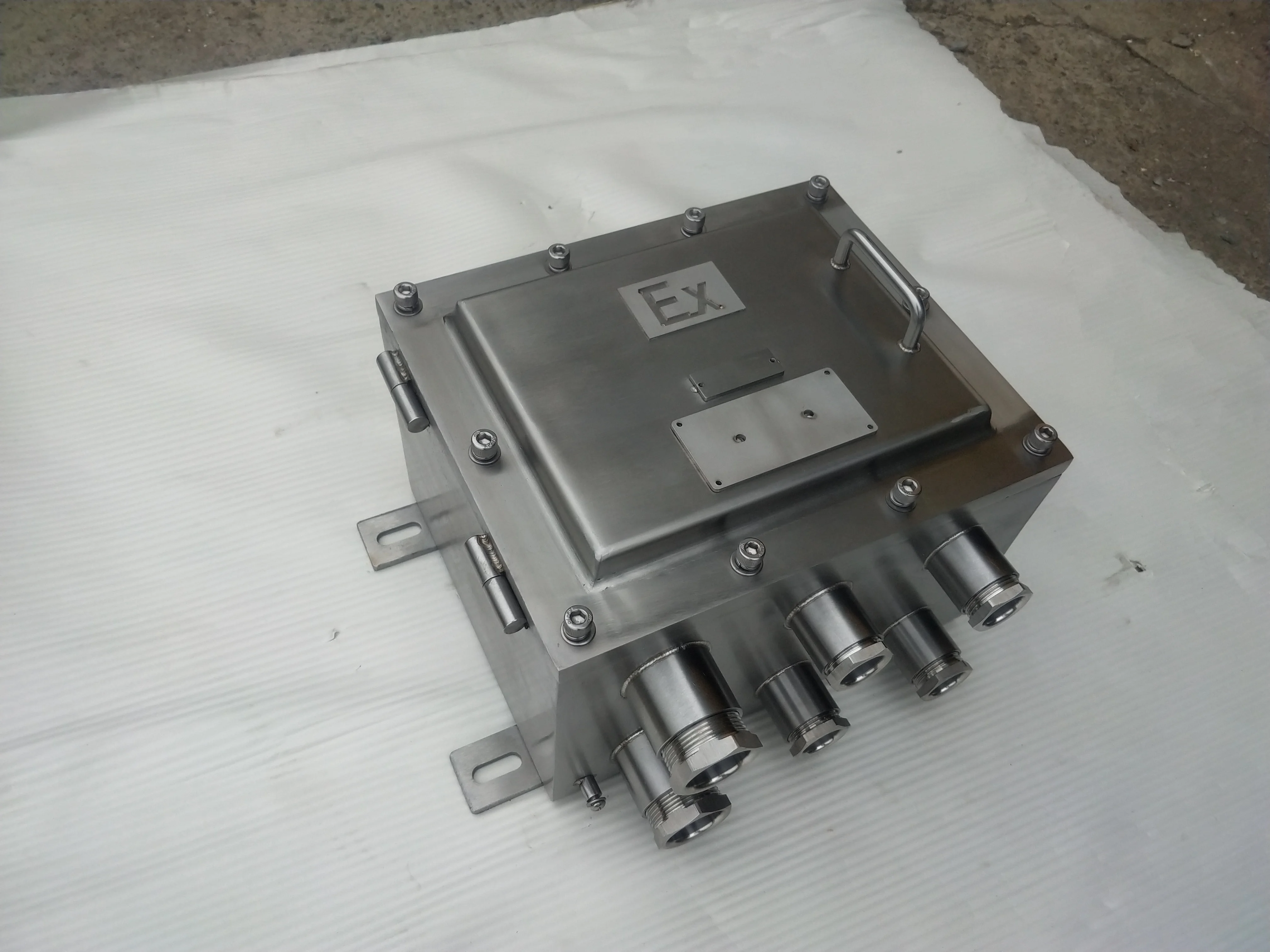 ODM Stainless Steel Electronic Project Switch Cabinet