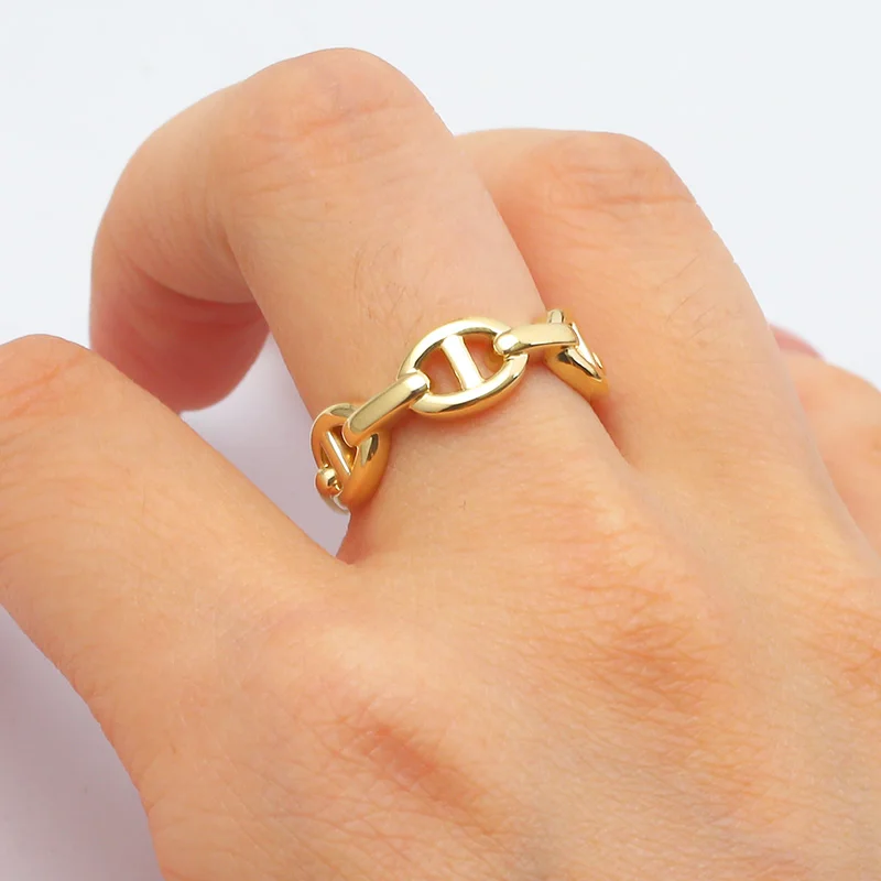 Wholesale Customization Buckle Lock Shape Jewelry Hollow Pig Snout Design Rings For Girls Gold Plated Ring For Women