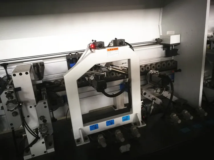High quality furniture cutting pre-milling wood door edge banding machine automatic
