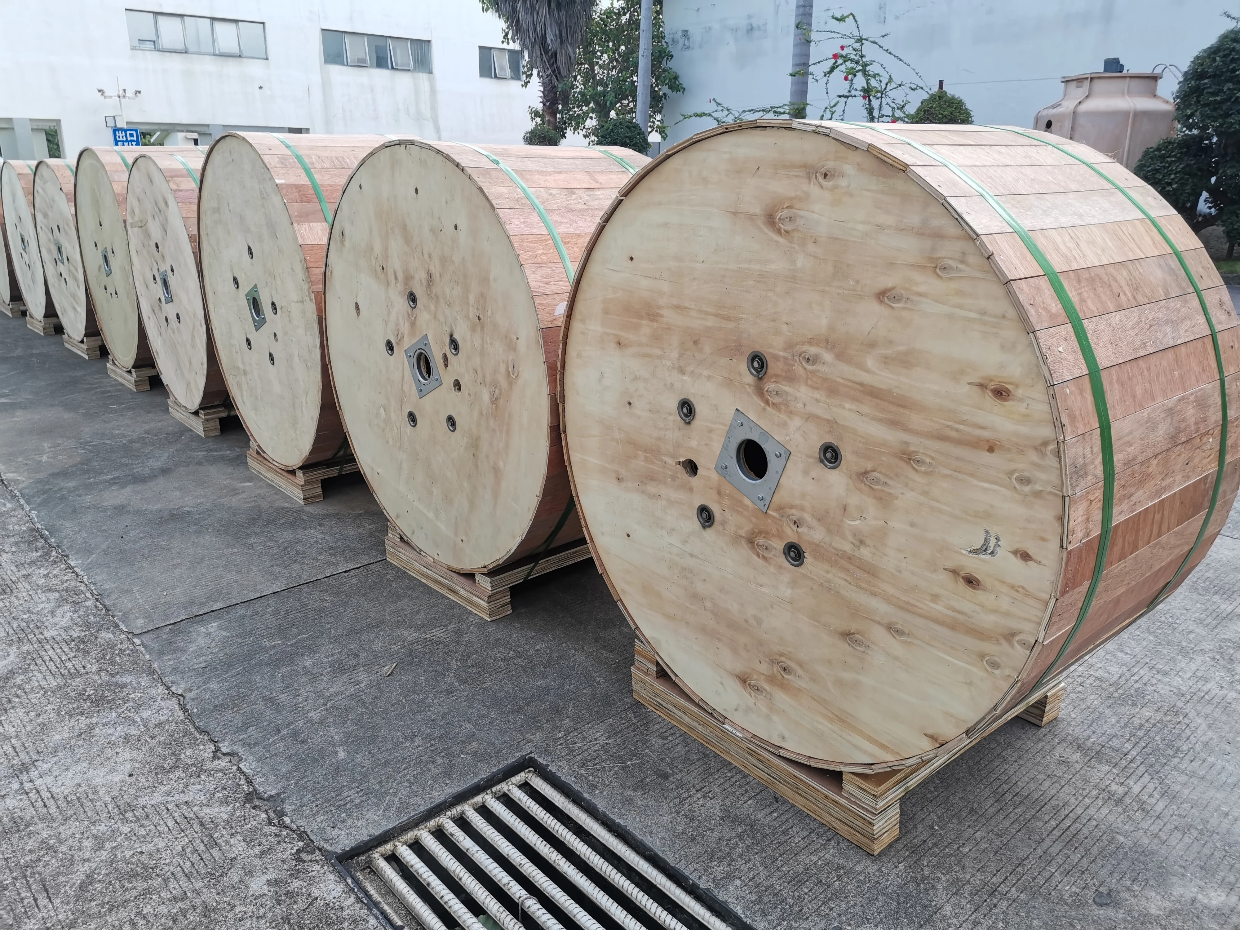 Factory CustomizedOutdoor Fiber Cable 4 12 24 Core SM G652D Steel Wire Strength Member Armored Optical