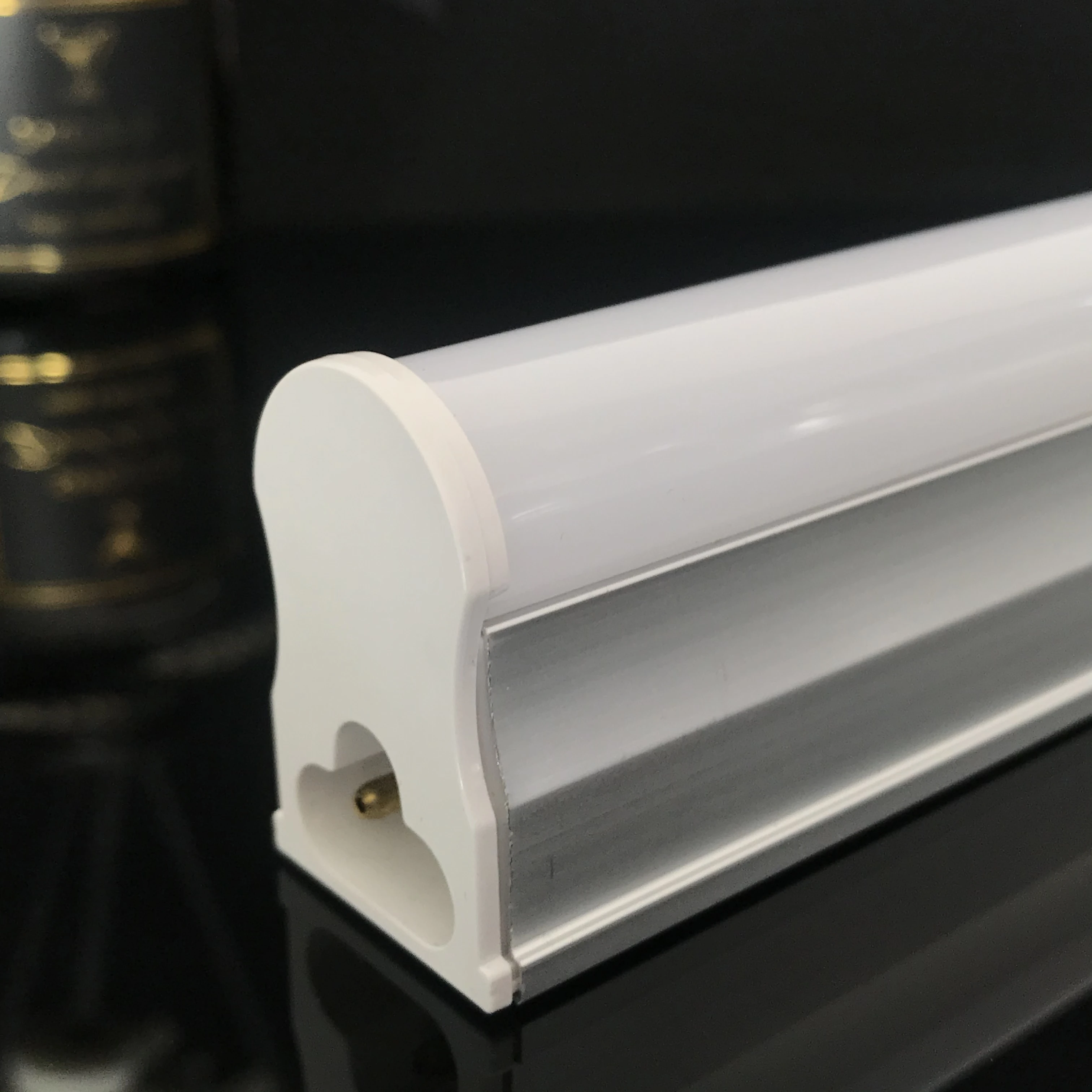 High Quality LED AC 220-240V IP22  SMD2835 T5 Integrated led light fixture120lm/w 1200mm 4f T5 18w  With Best Price