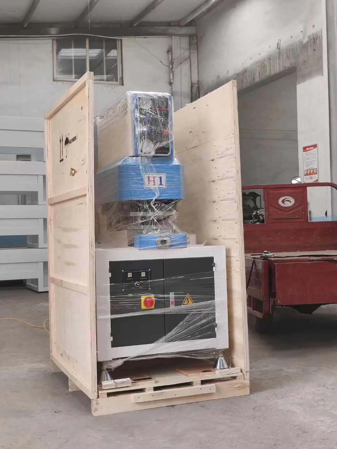 Manufacturers supply plastic steel door and window equipment Double-sided seamless welding machine