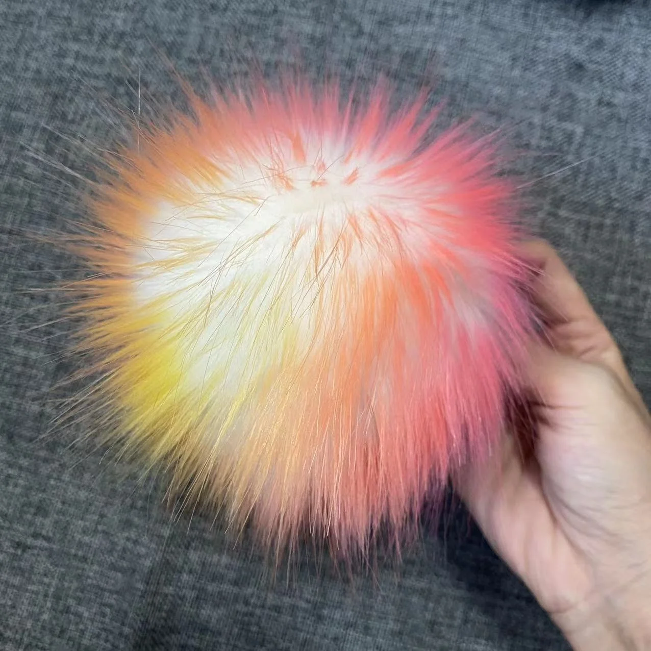 Custom fuzzy 15cm 18cm large faux animal fur pom balls with press button for decoration beanie shop OEM DIY fluffy fur snap poms