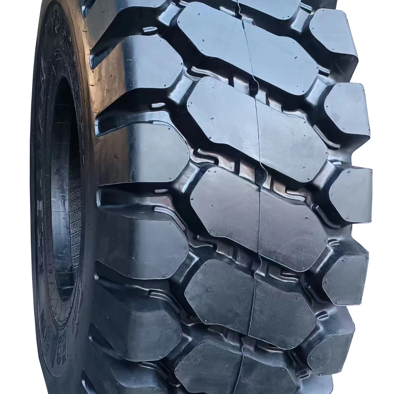 China factory direct wholesales Greamark brand 23.5R25 tires quality tire semi-steel off-road tires