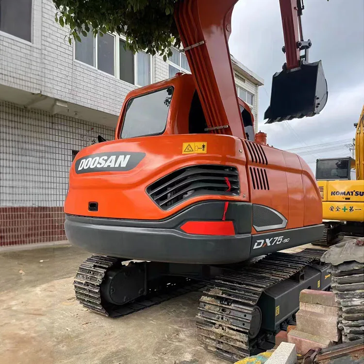 Hot Sale Used Doosan Dx75 Small 7.5t Hydraulic Excavator South Korea for Sale DX75 mini excavator
