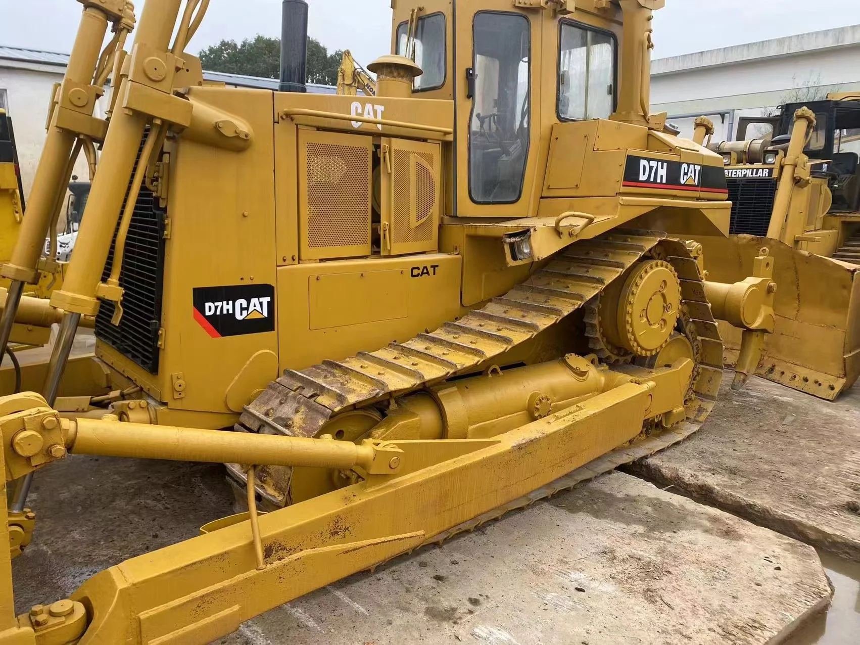 Used Bulldozer Caterpillar D7H/Dozer Cat Good quality Used USA CAT Bulldozer D6 D7 D7R D7G D7H D6R at Low Price