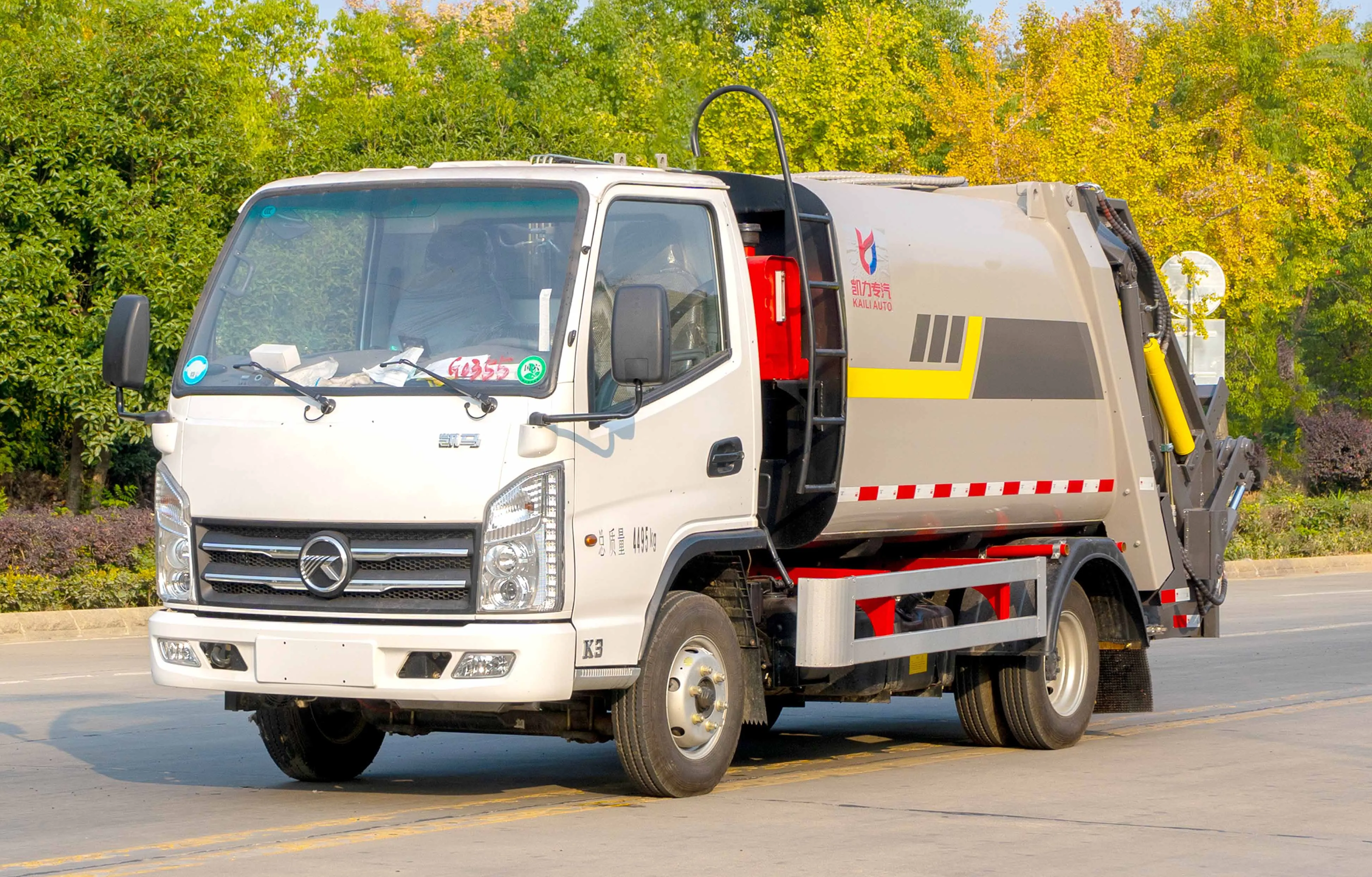 Китай dongfeng 4*2 компримированный мусоровоз 115HP 6cbm санитарный завод