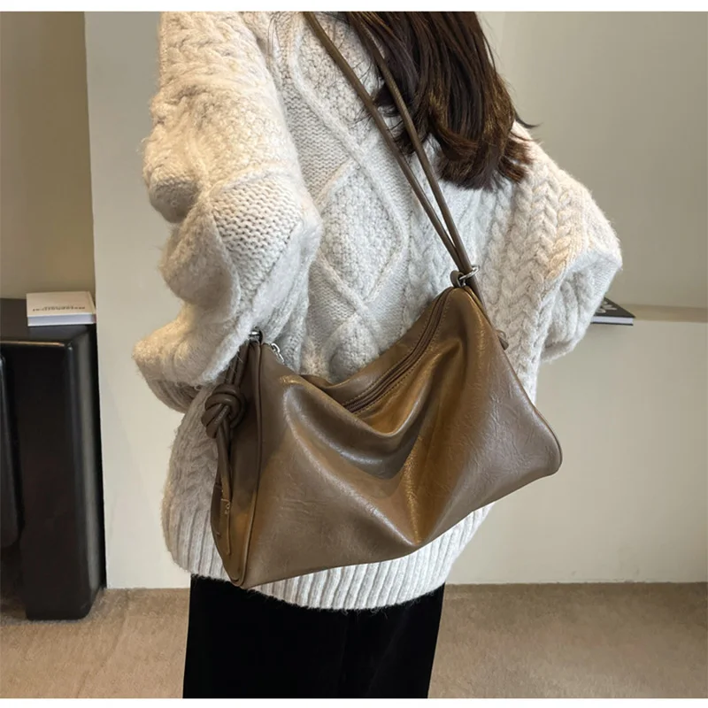 Fashion Women Personalized Shoulder Bag Girls Trendy Handbags Big Capacity Shoulder Bag