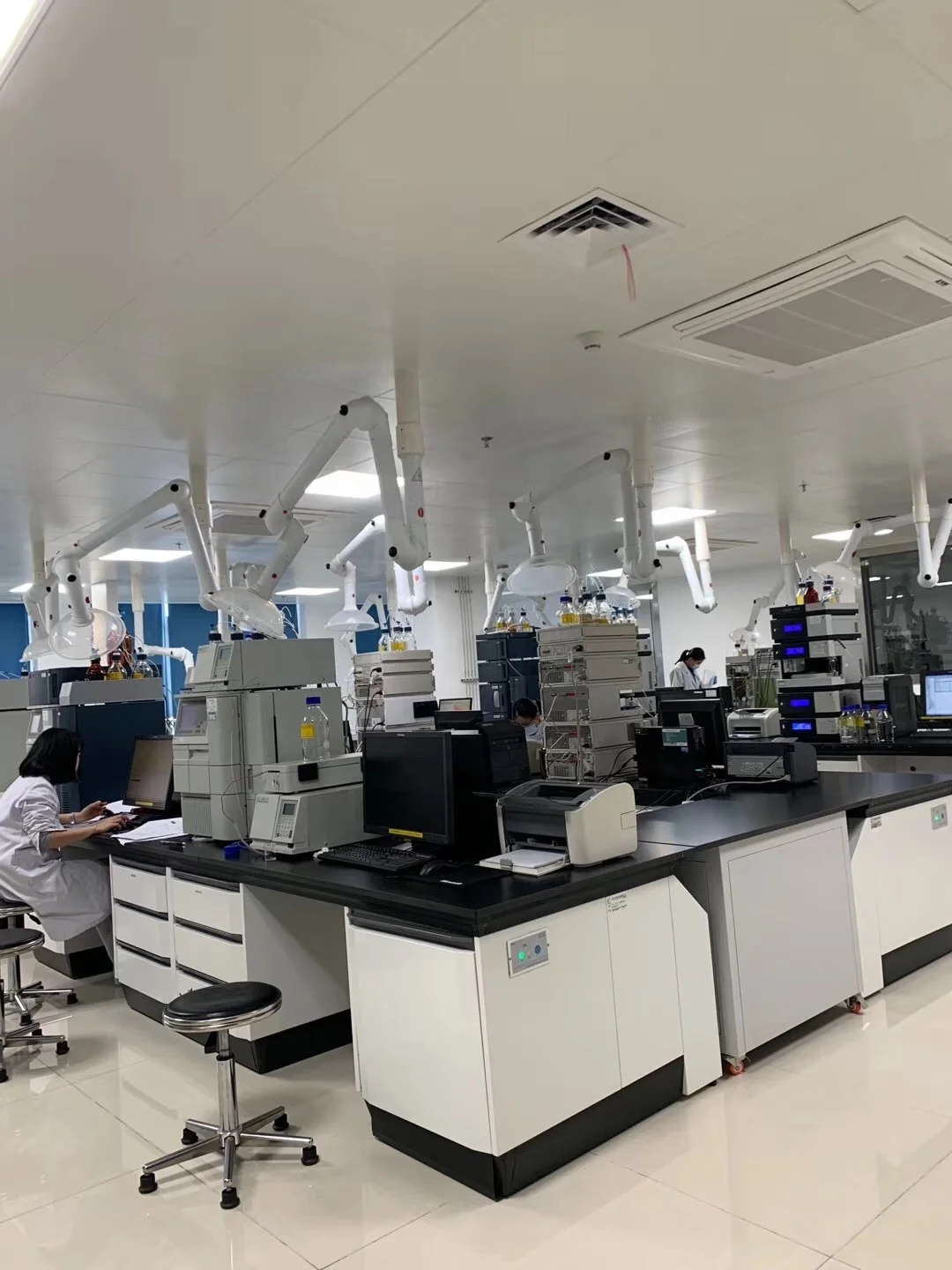 Modern science lab furniture food test Anti-bacterial laboratory furniture cabinet with gas supply