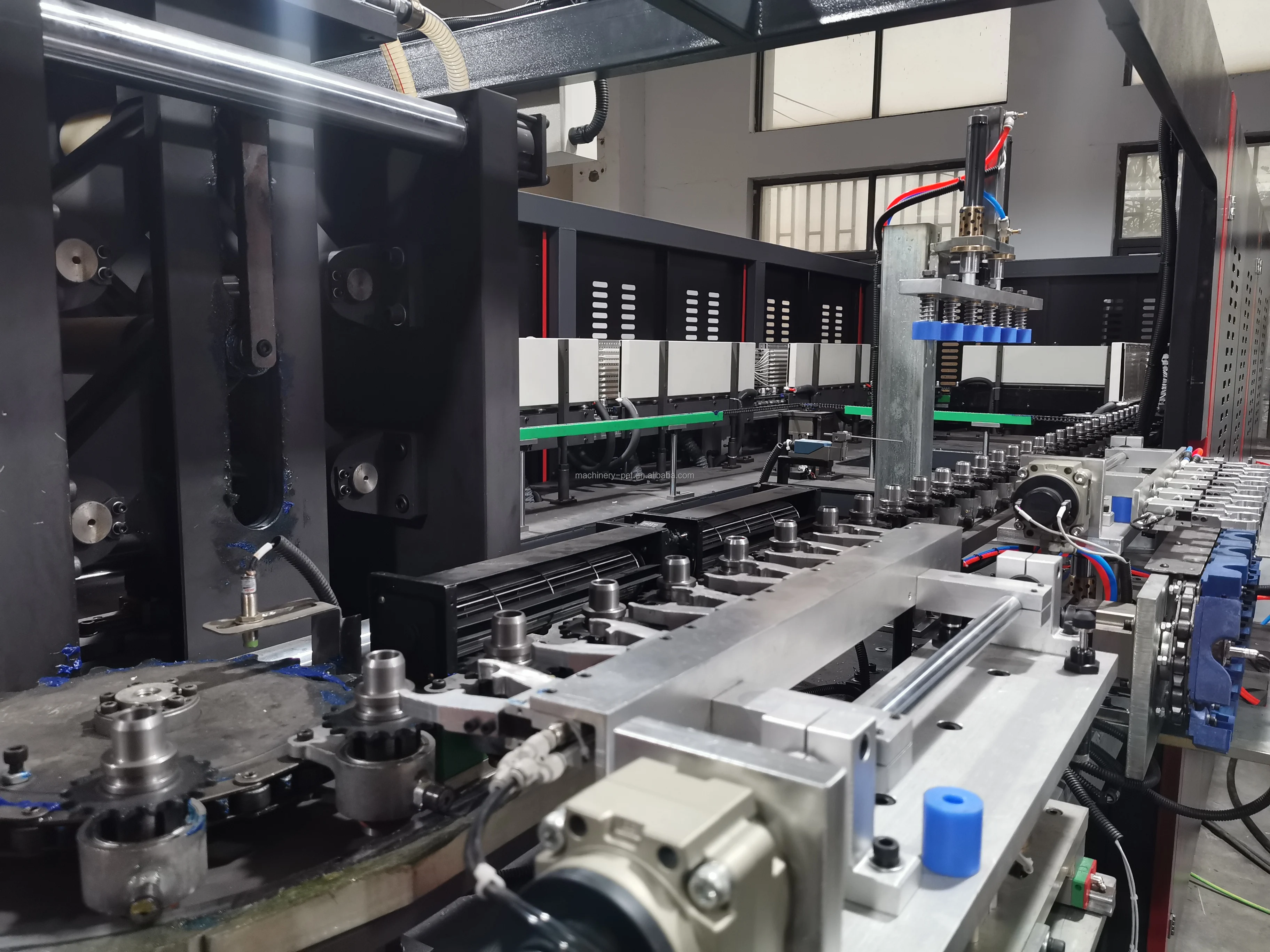 Maquina de soplado de botellas de agua suda de alta velocidad