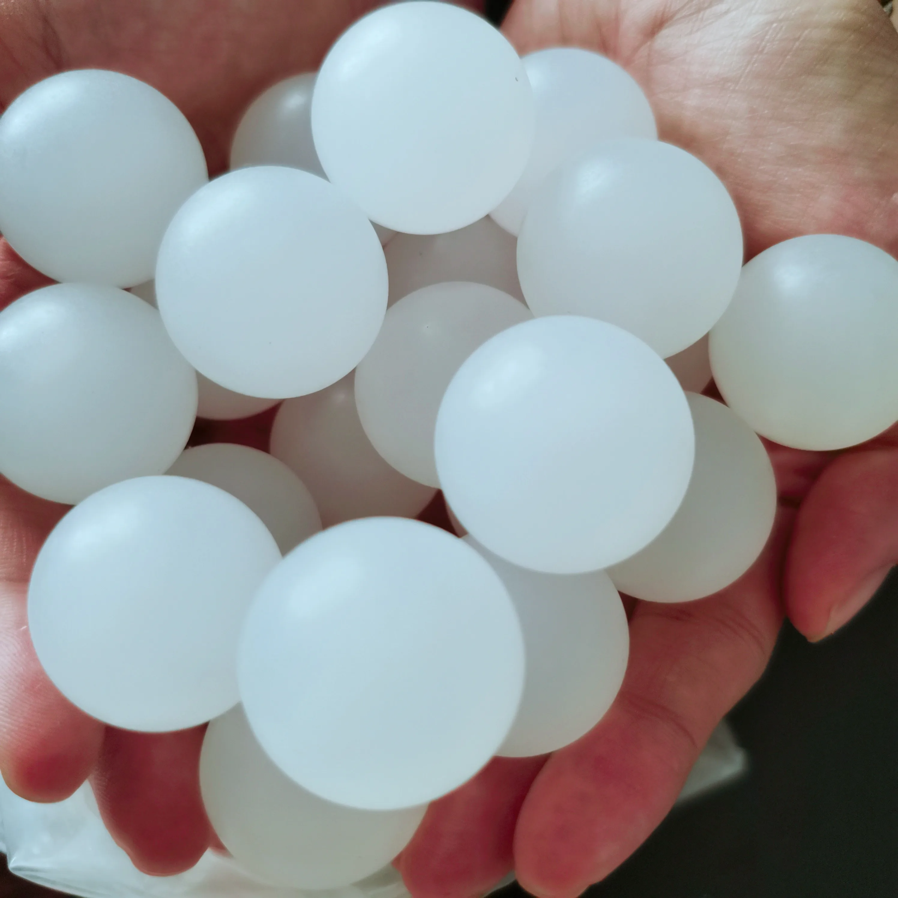 Factory outlet precision red pink blue yellow black white polypropylene 2.5cm PP solid plastic ball 25mm