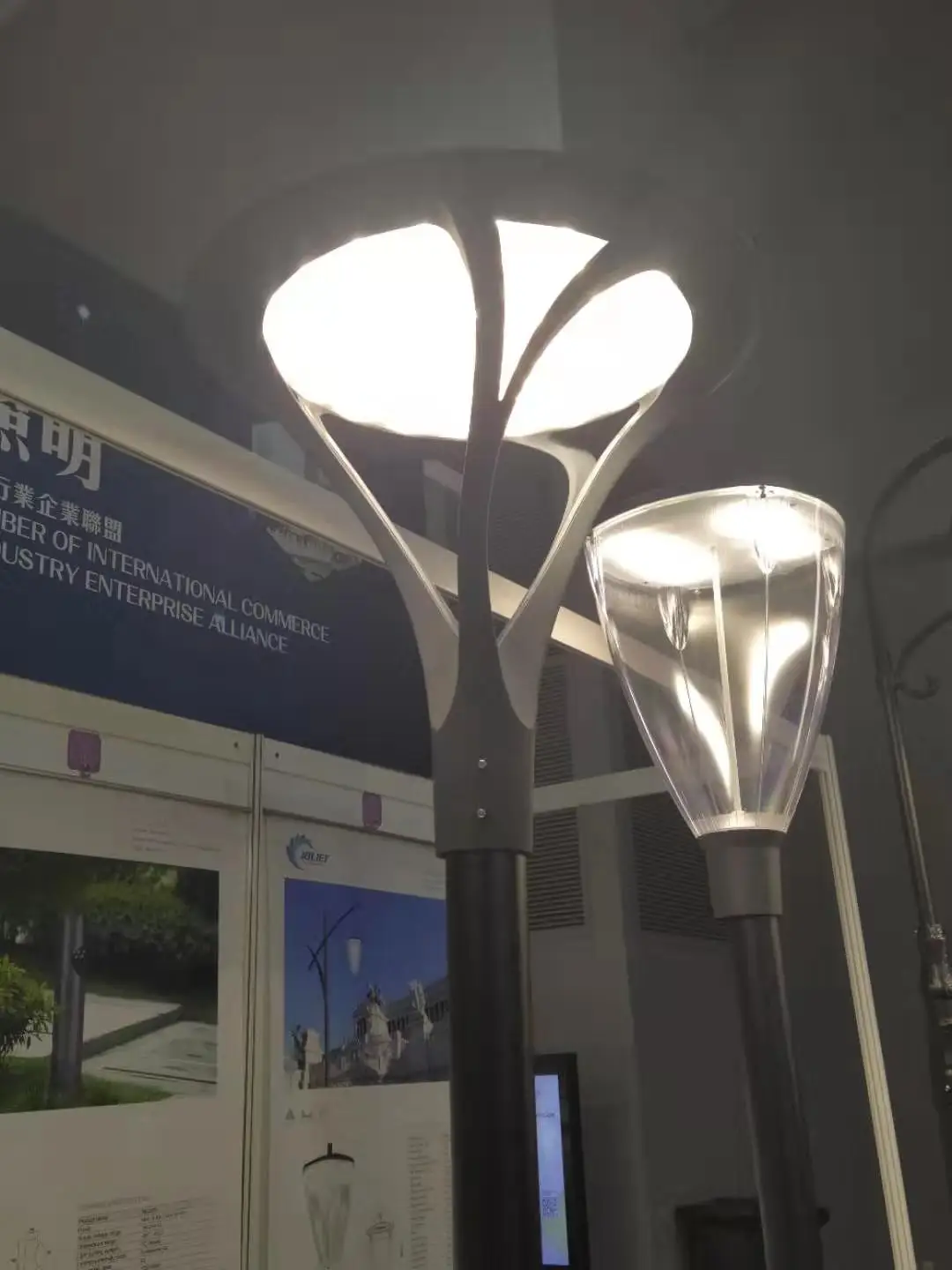 5 Years Warranty Die-Cast Aluminum Factory Price 30W-100W Led Solar Urban Street Light