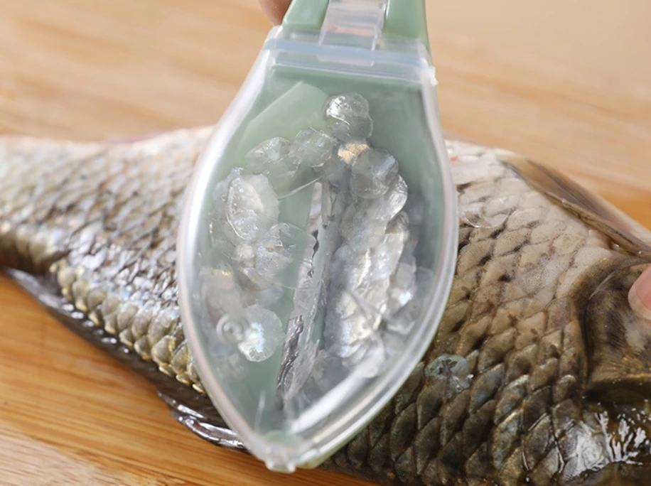 Manual fish scale scraper for household kitchens lid  remove  Gloway Kitchen Gadget Tools  Skin Graters Cleaning Peeler