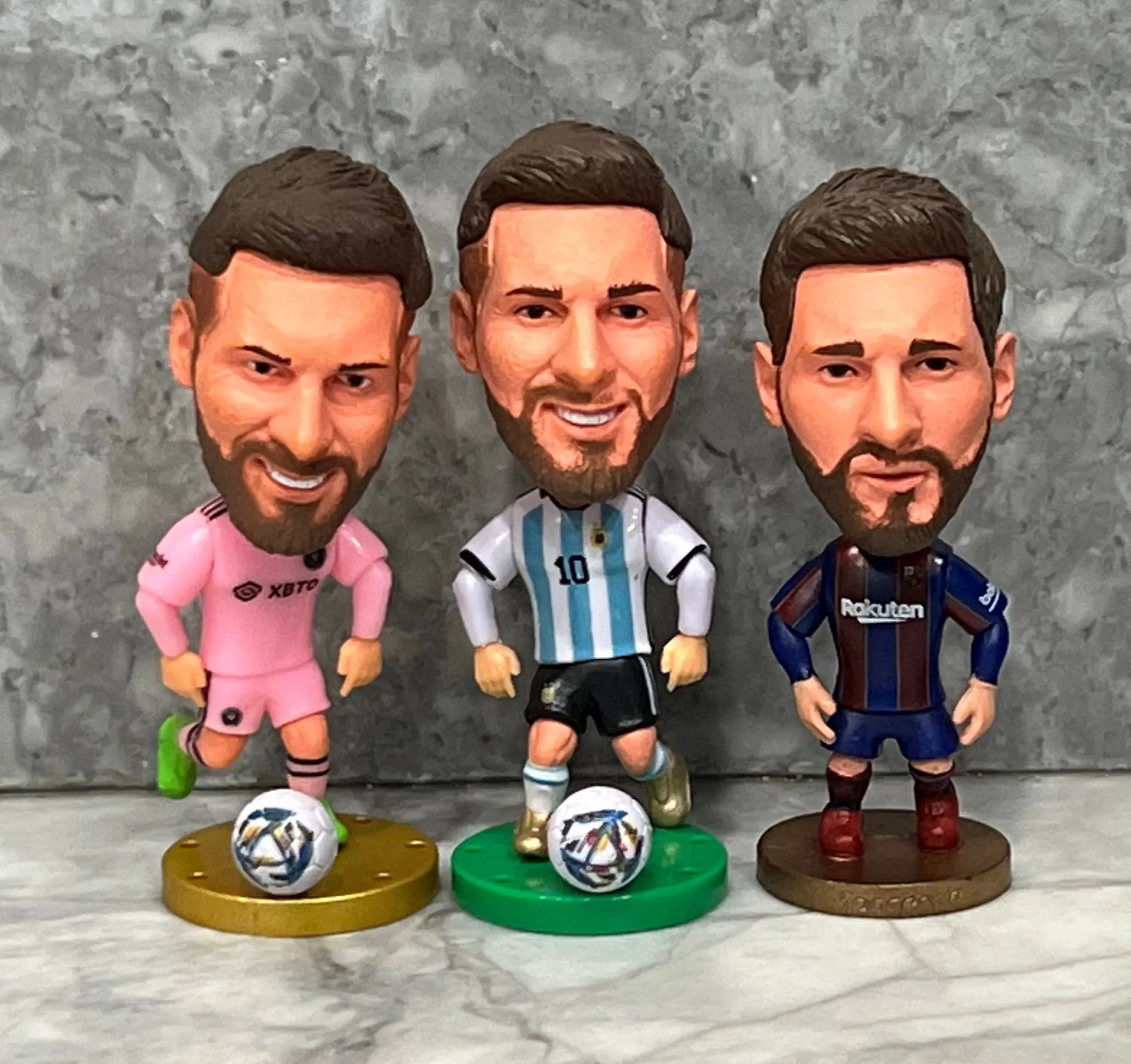 Lionel Messi Figure Action Figure with Soccer Ball! Argentina Jersey World  Winner 2.5 Inches