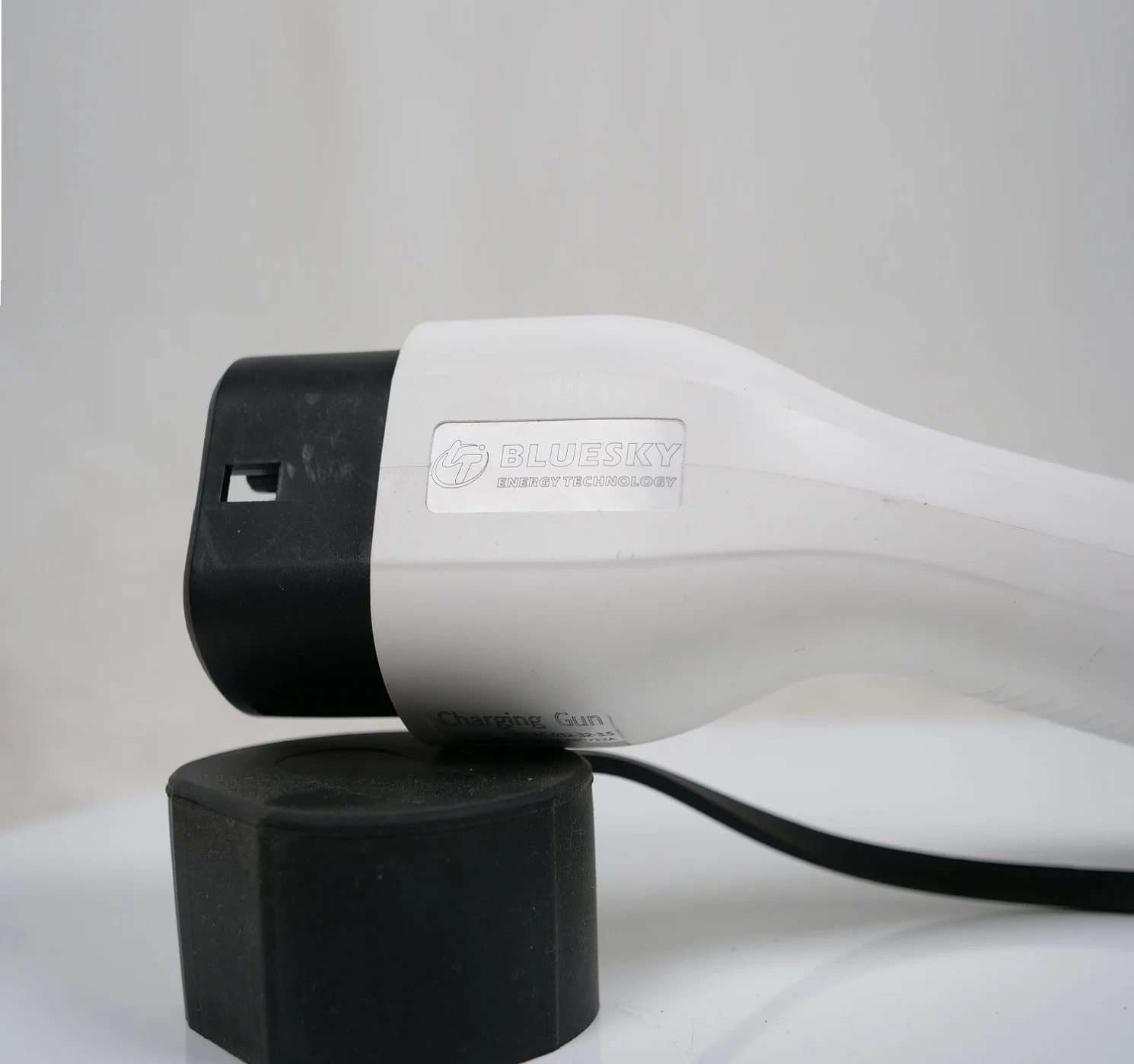 Bluesky Tpu Material 480v 32A 3 Phase CCS Type 2 Electric Car Ev Charging Gun With 5 Meters Cable