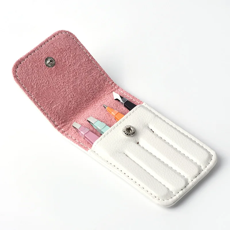 Пинцет для бровей из нержавеющей стали с заостренной/наклонной головкой и полиуретановой коробкой