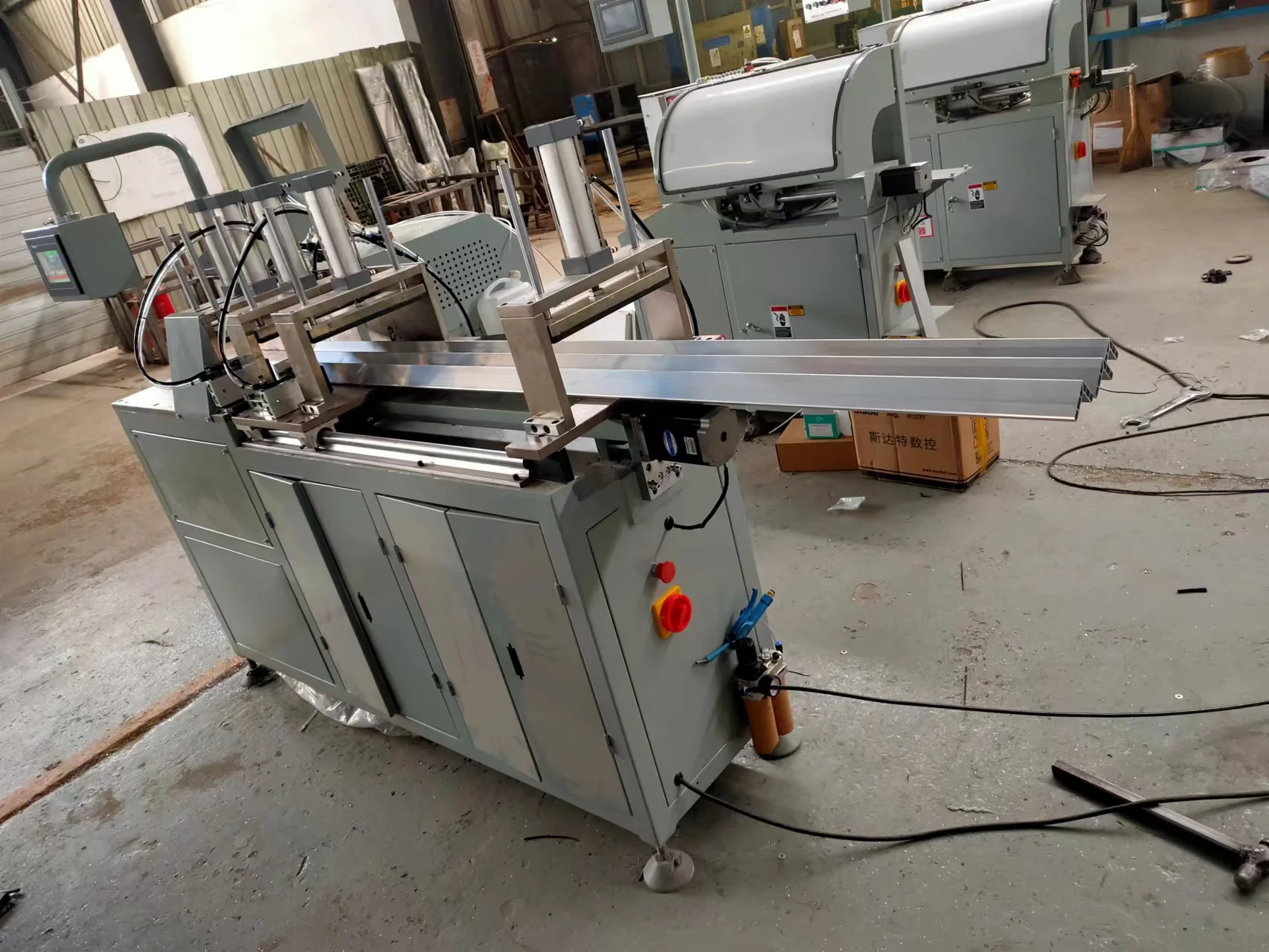 CNC Corner Connector Cutting Saw Machine