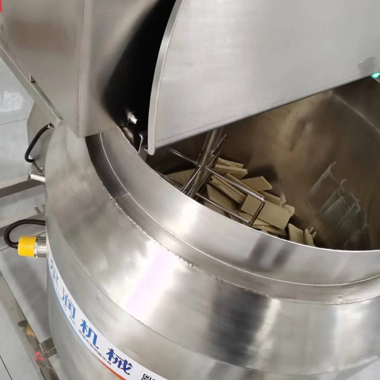 Trending Products New Chocolate Machine Product Chocolate Cake Coating Production Line