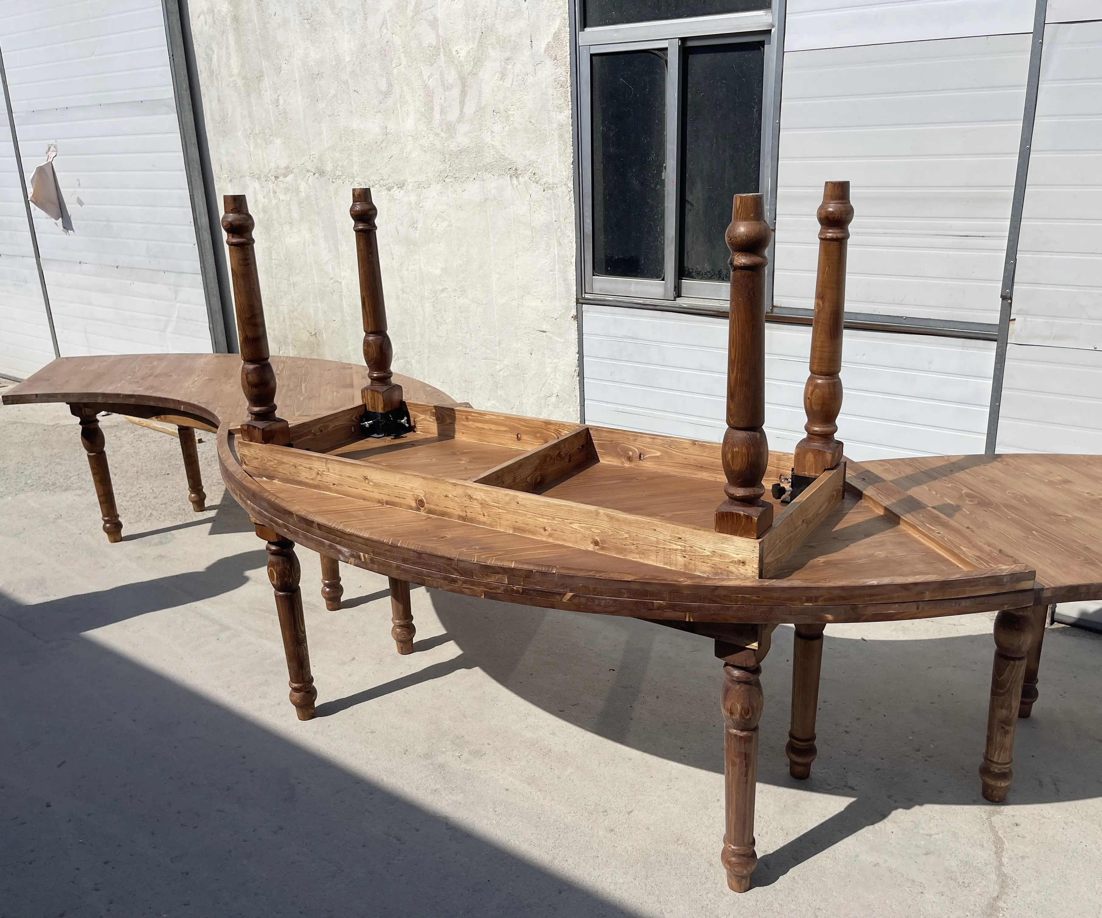 Garden curved wooden garden outdoor rustic seating outdoor picnic table outdoor Antique-colored tables used in event wedding