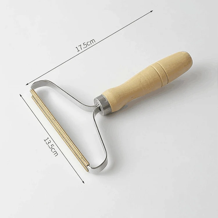 2022 New Portable Fluff Remover Clothes Fluffy Razor Manual Brush Scratches Fluffy Remover Sweater Tool