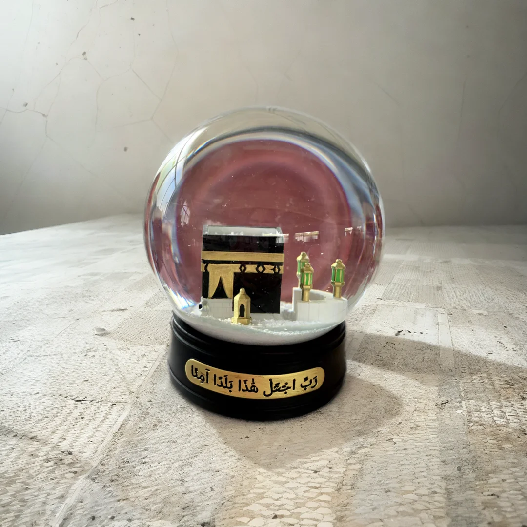 23-Year Factory Customized 100mm/120mm/150mm Resin Snow Globe Muslim Kaaba Custom Design with Building Water Figurine Included