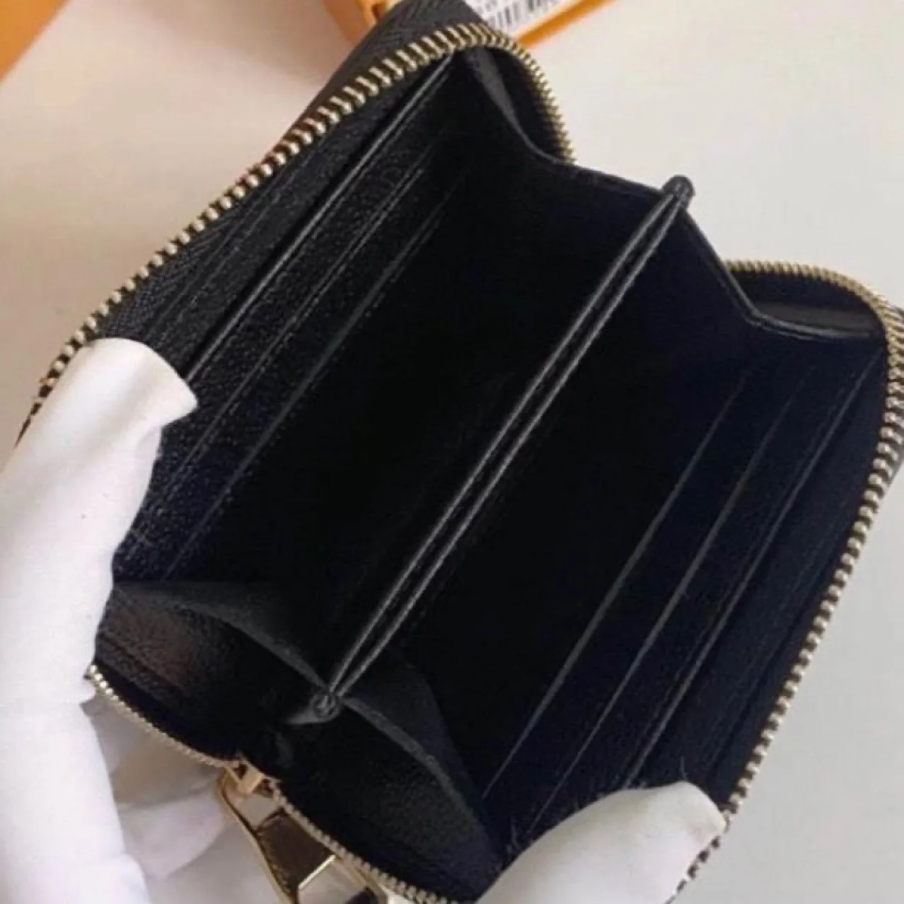 Contact us for catalogs Factory direct sale luxury designer wallet men and women