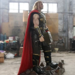 Resin Character Life Size Movie Superhero Statue for Exhibition