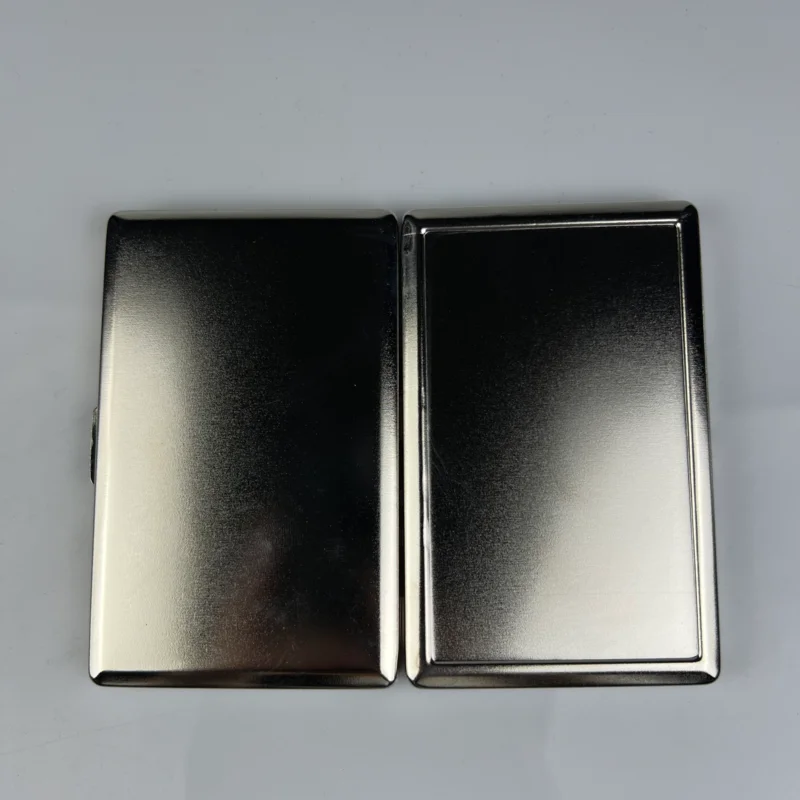 waterproof silver portable metal cigarette case Customized cigarette packs can be designed